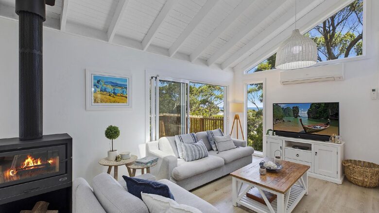 Coastal Haven Beach House - Copacabana, Australia