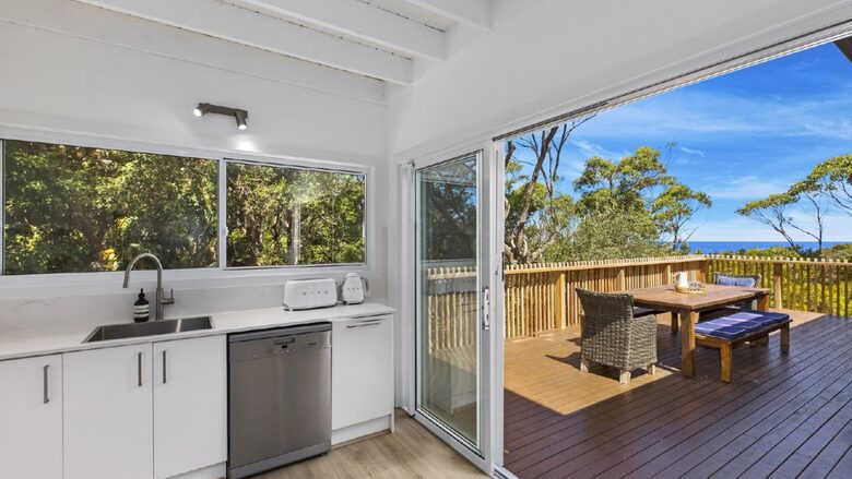 Coastal Haven Beach House - Copacabana, Australia
