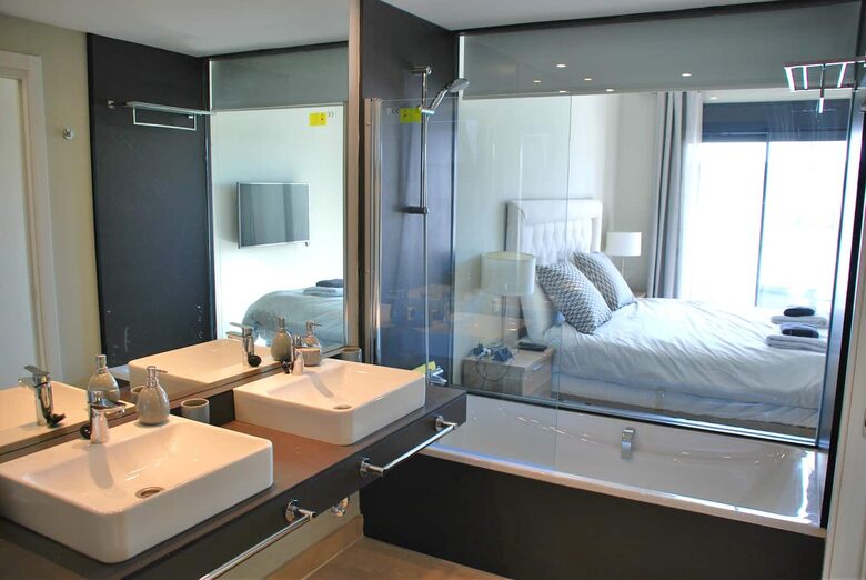 Modern Apartment with View to Gibraltar + Jacuzzi - Estepona, Spain