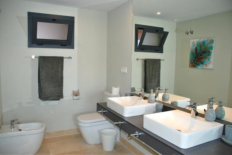 Modern Apartment with View to Gibraltar + Jacuzzi - Estepona, Spain