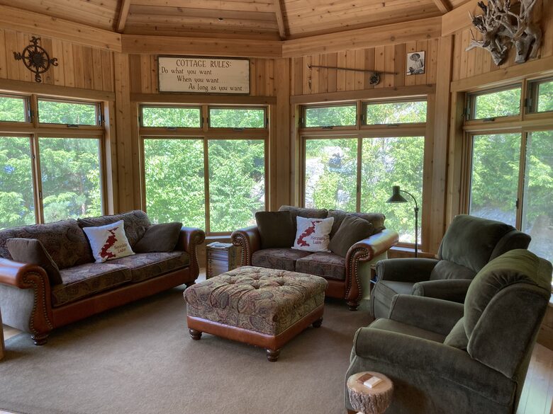 Gazebo with views to the water, plenty of windows