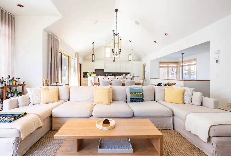Modern Aspen Beauty - Aspen, Colorado