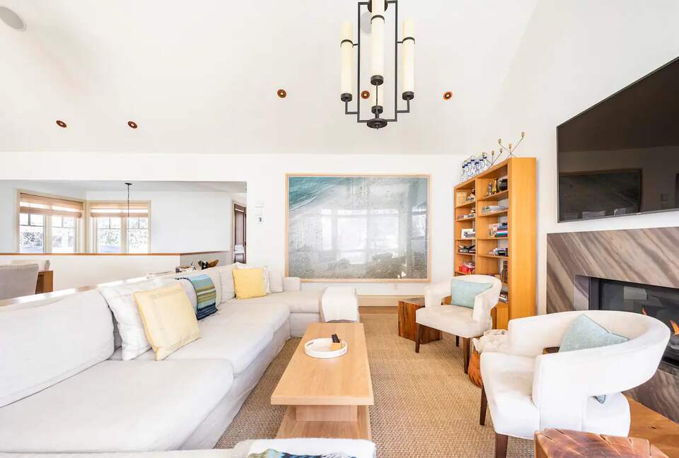 Modern Aspen Beauty - Aspen, Colorado