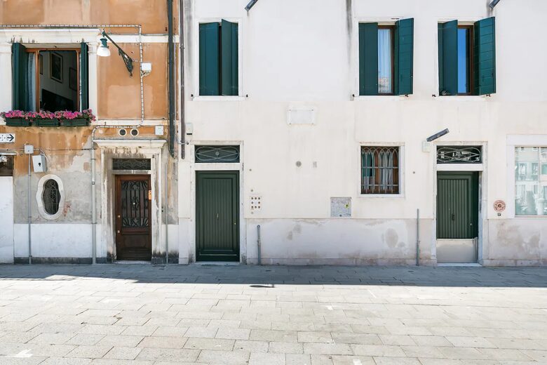 Viola Suite Canal View - Venice, Italy