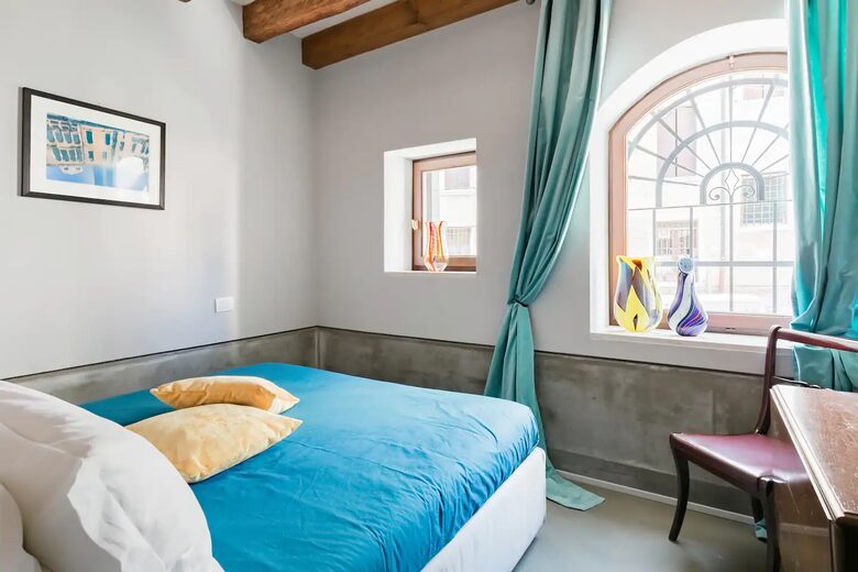 Viola Suite Canal View - Venice, Italy