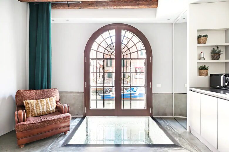 Viola Suite Canal View - Venice, Italy