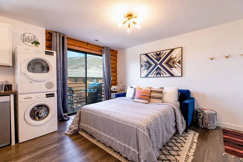 Ideallic Modern Mountain Hub - Dillon, Colorado