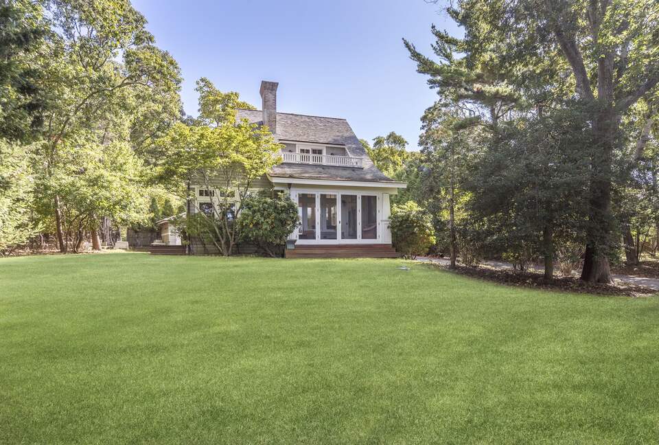 Chic and Serene East Hampton Home - East Hampton, New York