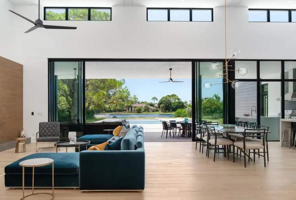 Luxe Estate in the Heart of Naples - Naples, Florida