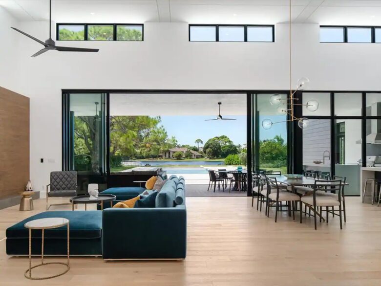 Luxe Estate in the Heart of Naples - Naples, Florida