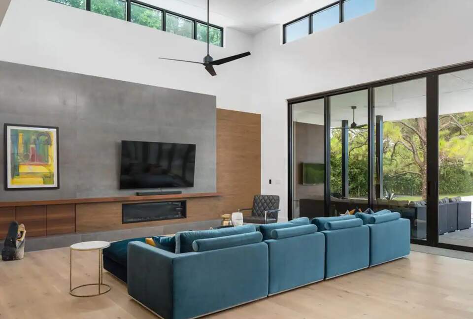Luxe Estate in the Heart of Naples - Naples, Florida