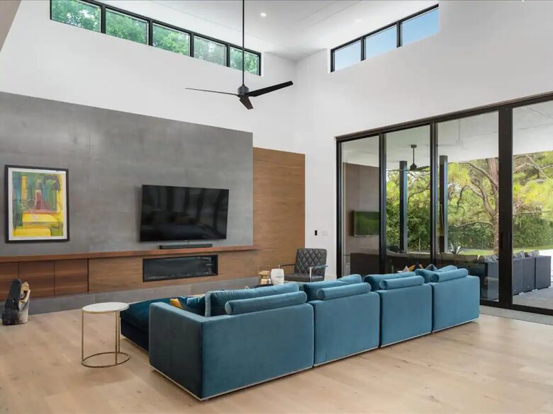 Luxe Estate in the Heart of Naples - Naples, Florida