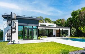 Luxe Estate in the Heart of Naples