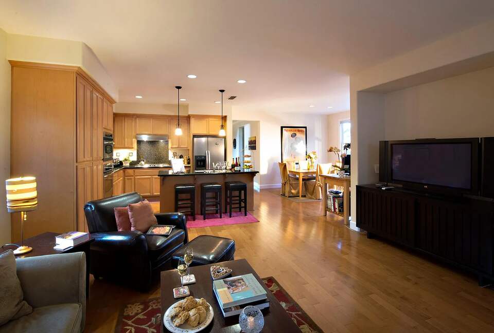 Family Room w/open Kitchen & nook for easy entertaining