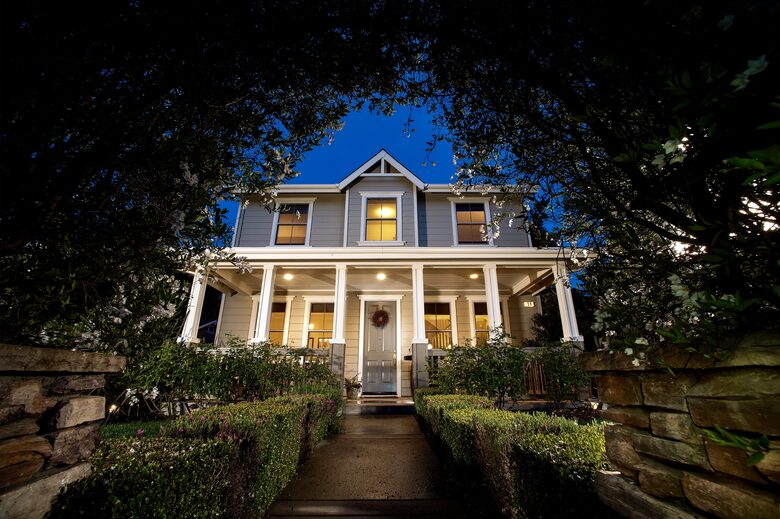 Just 5 min stroll to the French Laundry, shops wineries & r