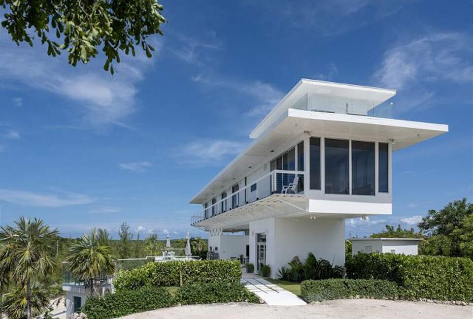 Private Beach Retreat - Palmetto Point, Bahamas