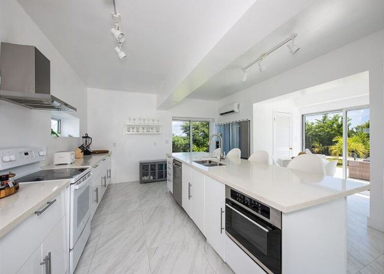 Private Beach Retreat - Palmetto Point, Bahamas