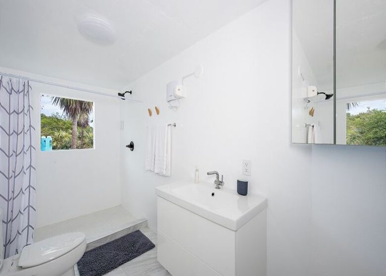 Private Beach Retreat - Palmetto Point, Bahamas