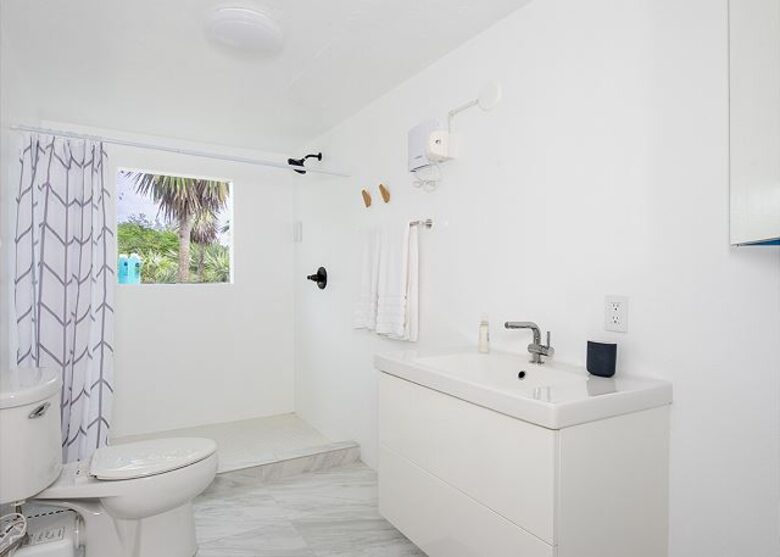 Private Beach Retreat - Palmetto Point, Bahamas