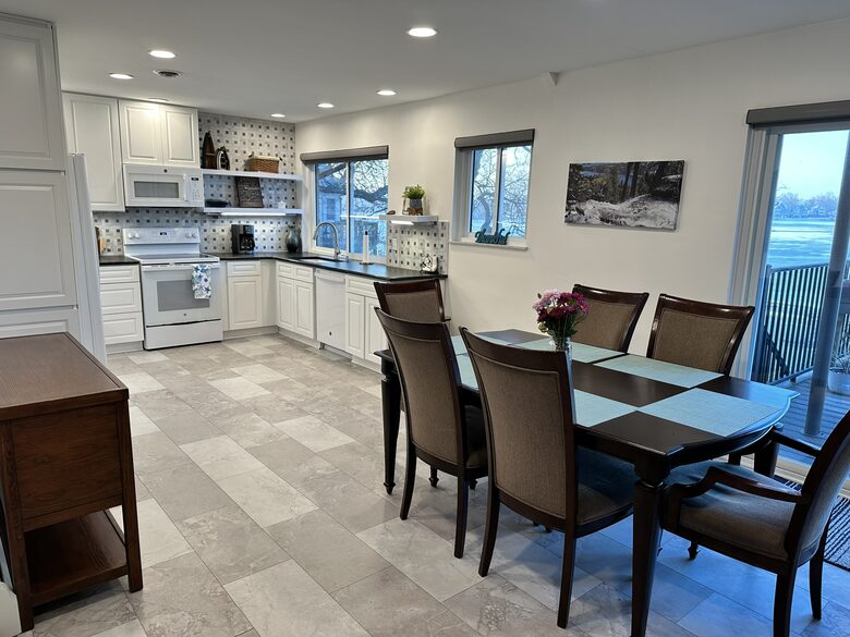 Mitten Getaway on All-Sports Tan Lake - Oxford, Michigan