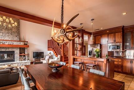 Alpine Elegance - Mont-Tremblant, Canada