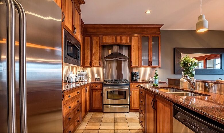 Alpine Elegance - Mont-Tremblant, Canada