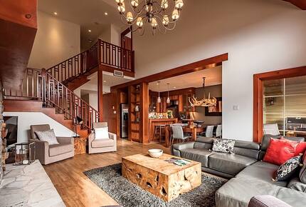 Alpine Elegance - Mont-Tremblant, Canada