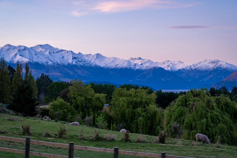 Hidden Oasis Retreat - Wanaka, New Zealand