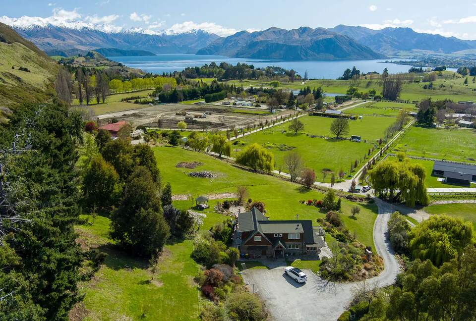 Hidden Oasis Retreat - Wanaka, New Zealand
