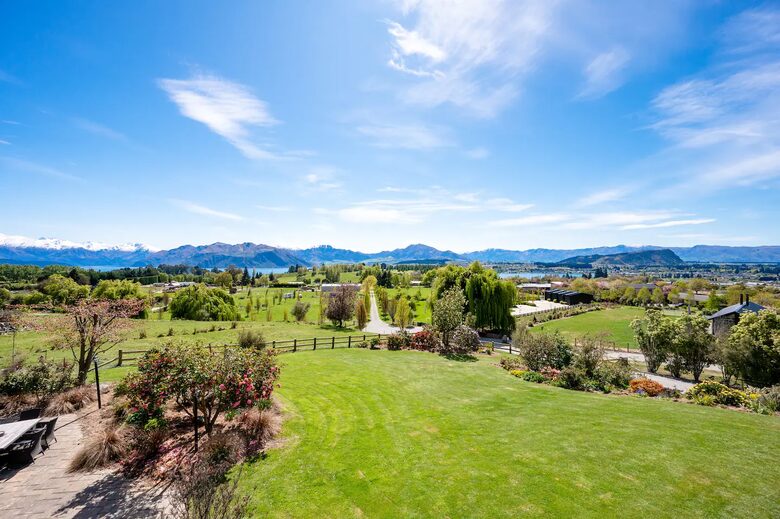 Hidden Oasis Retreat - Wanaka, New Zealand