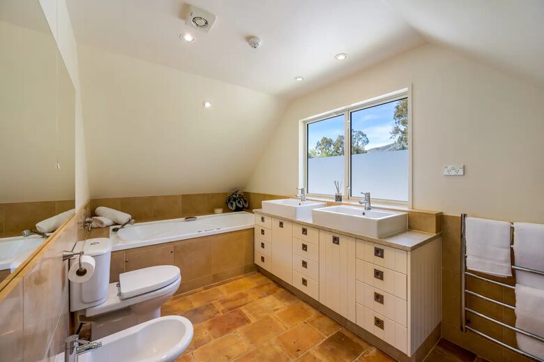 Hidden Oasis Retreat - Wanaka, New Zealand