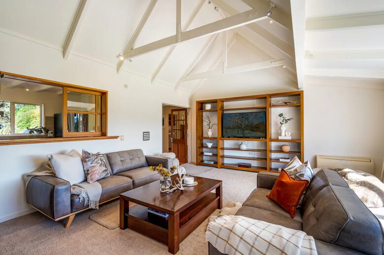 Hidden Oasis Retreat - Wanaka, New Zealand