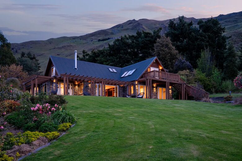 Hidden Oasis Retreat - Wanaka, New Zealand