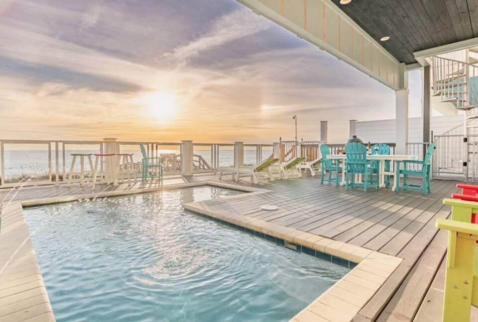 Sea Turtle Oceanfront Retreat - Panama City Beach, Florida