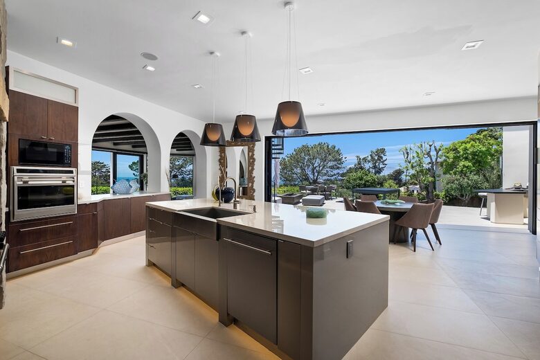 Del Mar Hilltop Oceanview Retreat - Del Mar, California