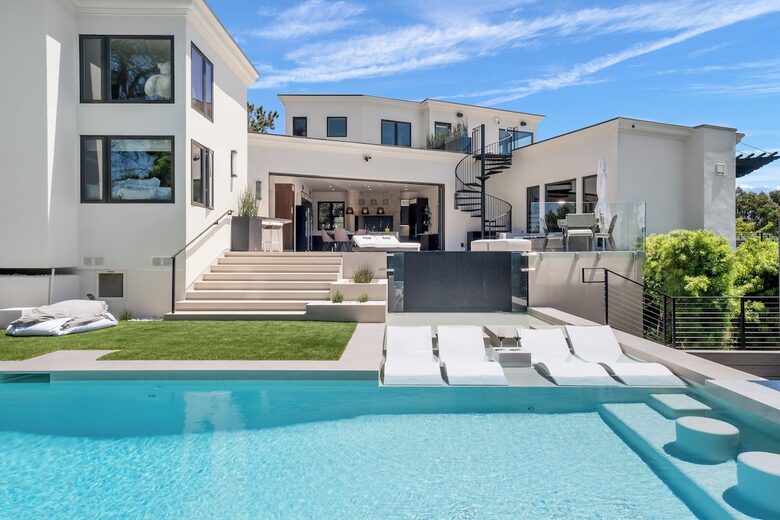 Del Mar Hilltop Oceanview Retreat - Del Mar, California