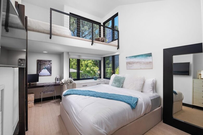 Del Mar Hilltop Oceanview Retreat - Del Mar, California