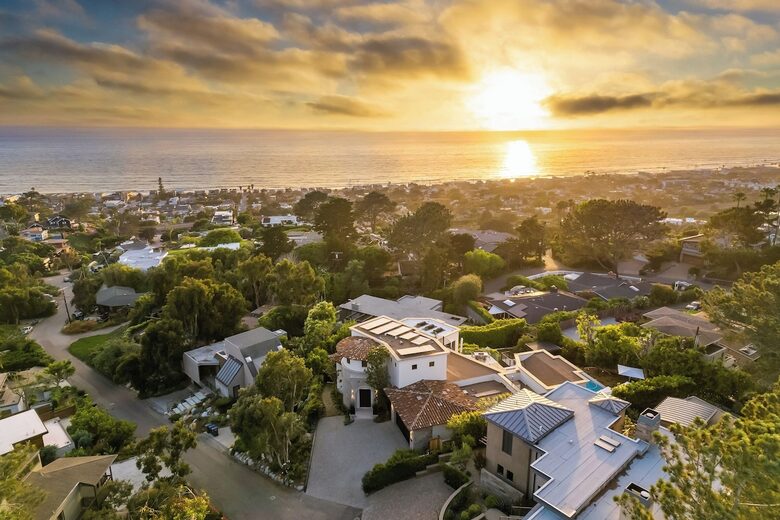 Del Mar Hilltop Oceanview Retreat - Del Mar, California