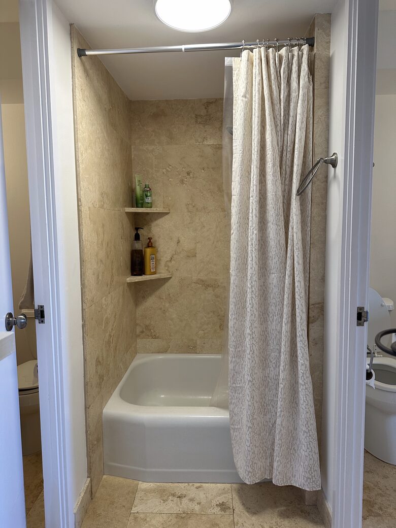 Hawaii Oasis | Steps Away from Waikiki and Ala Moana Beaches and Mall - Honolulu, Hawaii