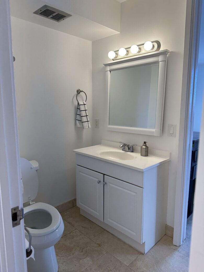 Hawaii Oasis | Steps Away from Waikiki and Ala Moana Beaches and Mall - Honolulu, Hawaii
