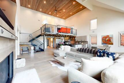 Luxury Lakefront Retreat - Lake Arrowhead, California