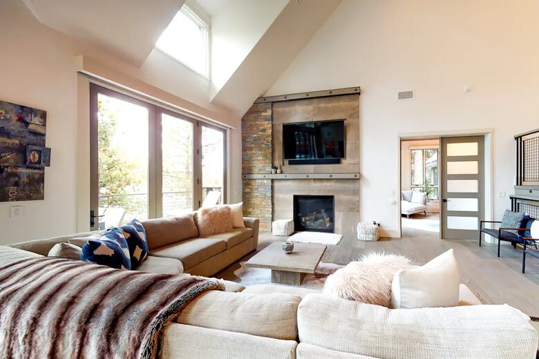Luxury Lakefront Retreat - Lake Arrowhead, California