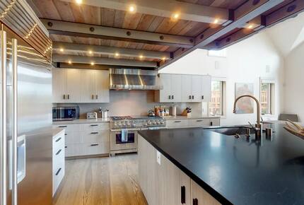 Luxury Lakefront Retreat - Lake Arrowhead, California
