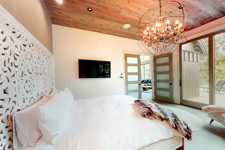 Luxury Lakefront Retreat - Lake Arrowhead, California