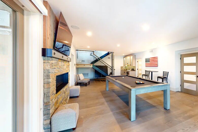 Luxury Lakefront Retreat - Lake Arrowhead, California