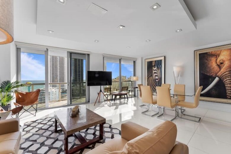 Hallandale Beach Hideaway - Hallandale Beach, Florida