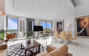 Hallandale Beach Hideaway - Hallandale Beach, Florida