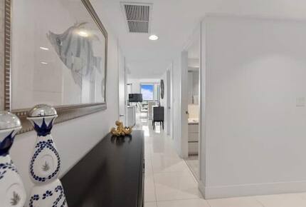 Hallandale Beach Hideaway - Hallandale Beach, Florida