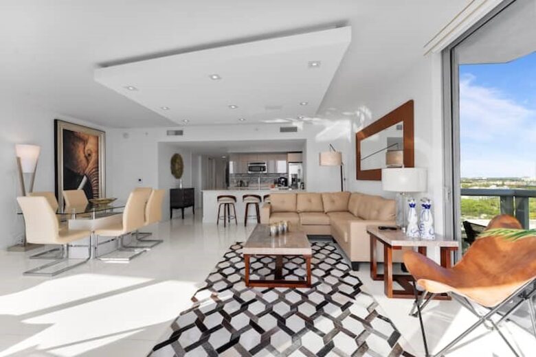 Hallandale Beach Hideaway - Hallandale Beach, Florida