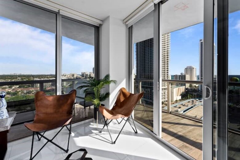 Hallandale Beach Hideaway - Hallandale Beach, Florida